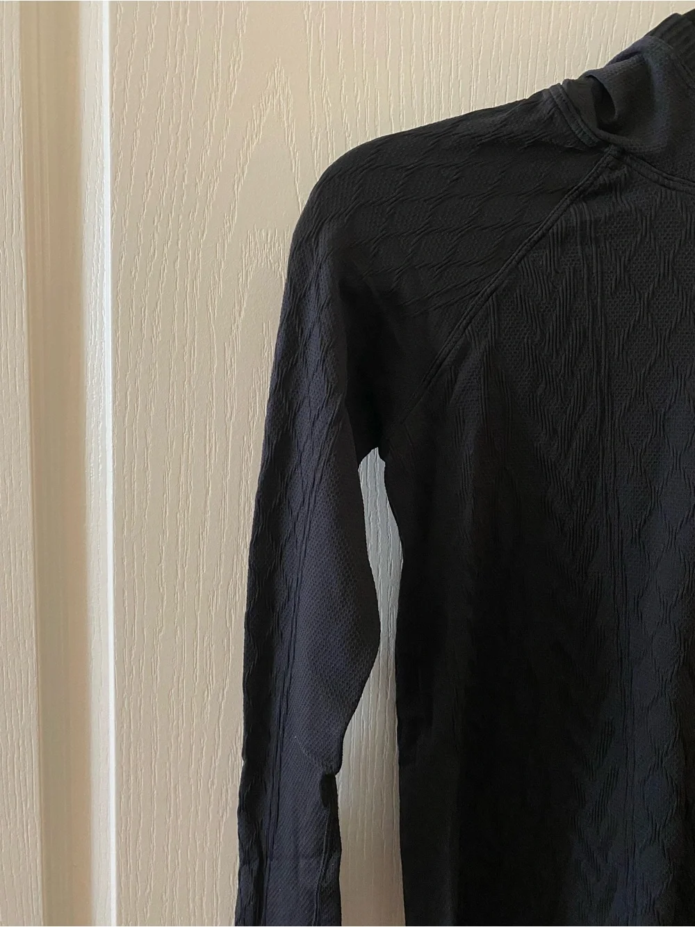 LULULEMON Rest Less Hoodie in Black (2nd release) - 4